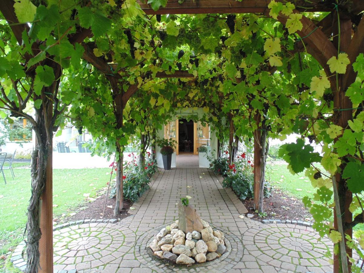 Weingut Lehnert-Spaeter Piesport Exterior foto