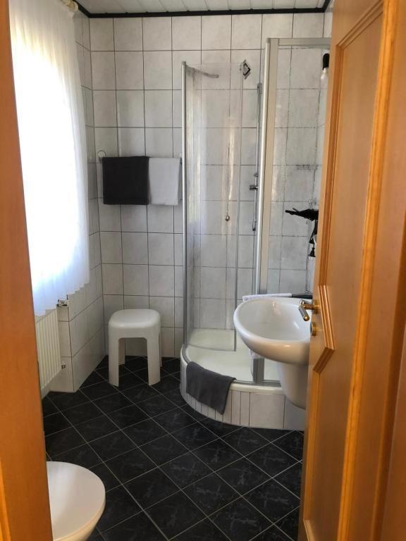 Weingut Lehnert-Spaeter Piesport Exterior foto